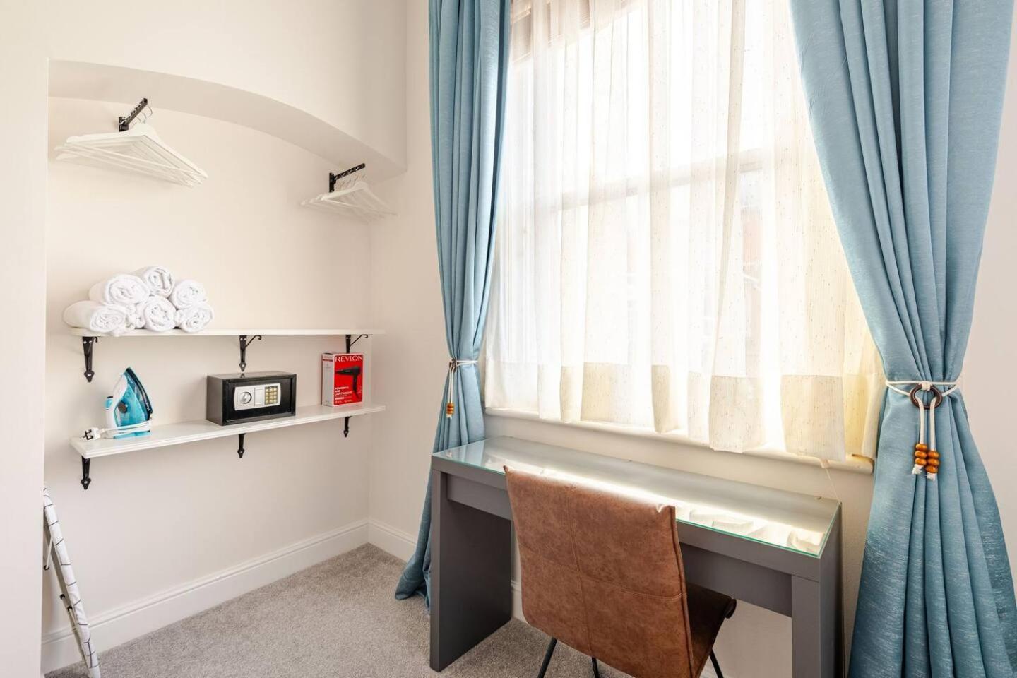 Stylish Flat In Central Location With Free Parking سويندون المظهر الخارجي الصورة